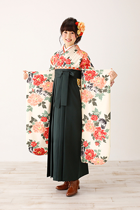 袴には女性専用の色々な種類があります